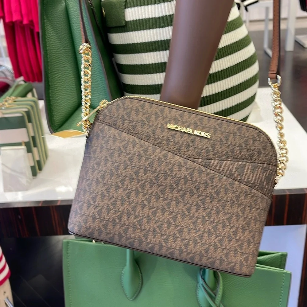 MICHAEL KORS
Jet Set Travel Medium Logo Dome Crossbody Bag
NWT - Picture 15 of 16